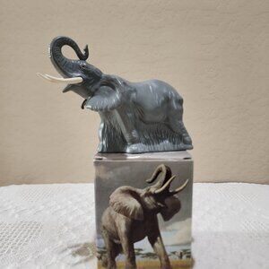 Vintage Avon MAJESTIC ELEPHANT Glass Bottle Wild Country Full in Original Box